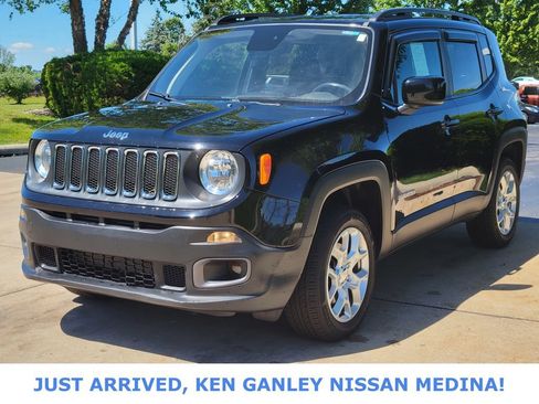 Used 2018 Jeep Renegade Latitude w/ Cold Weather Group AWD/4WD image 7