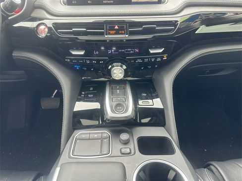 Used 2023 Acura MDX SH-AWD w/ Advance Package image 11