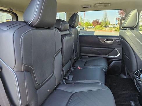 New 2025 INFINITI QX80 Luxe image 16