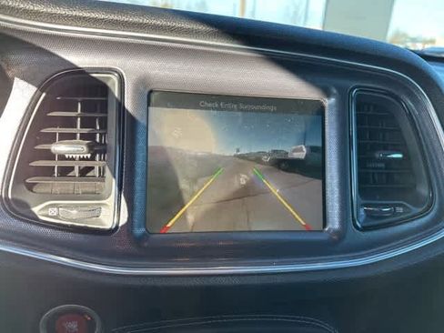 Used 2016 Dodge Challenger SRT w/ Technology Group image 9