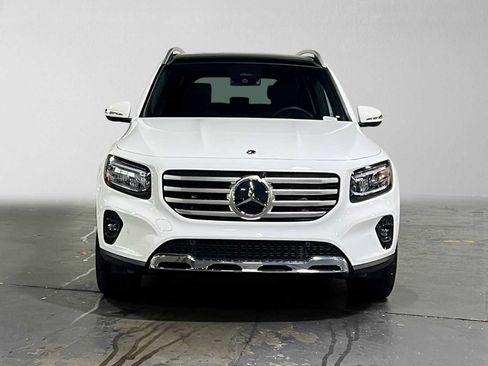 Used 2026 Mercedes-Benz GLB 250 4MATIC image 8