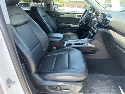 Used 2022 Ford Explorer Limited w/ Hybrid Equipment Group 310A RWD image 12