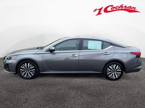 Used 2024 Nissan Altima 2.5 SV FWD image 10