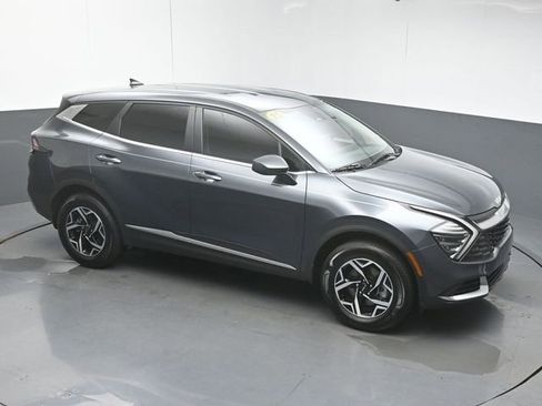 Used 2025 Kia Sportage LX AWD/4WD image 39
