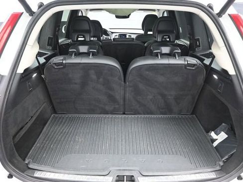 Used 2018 Volvo XC90 T5 Momentum FWD image 23