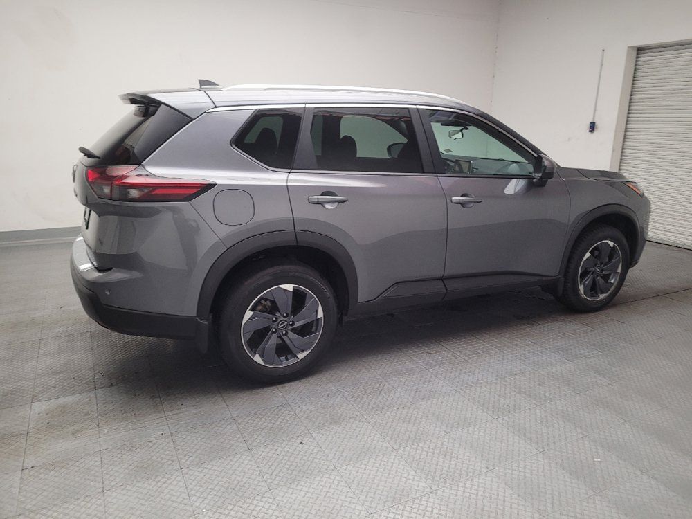 Used 2025 Nissan Rogue SV w/ SV Premium Package FWD image 10
