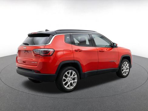 Used 2025 Jeep Compass Limited AWD/4WD image 9