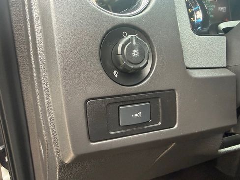 Used 2011 Ford F150 XLT w/ XLT Chrome Pkg AWD/4WD image 20