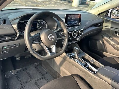Used 2025 Nissan Sentra SV w/ All-Weather Package FWD image 31