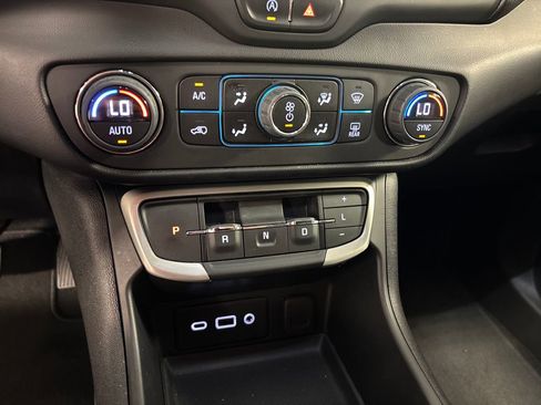 Used 2023 GMC Terrain SLE w/ Driver Convenience Package FWD image 40