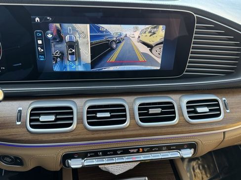 New 2026 Mercedes-Benz GLS 580 4MATIC image 11