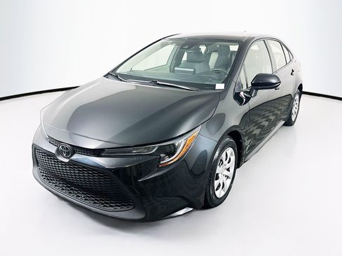 Used 2022 Toyota Corolla LE FWD image 3
