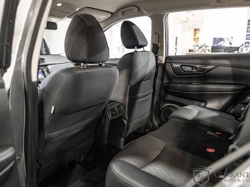 Used 2018 Nissan Rogue S image 31