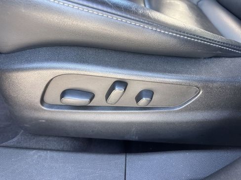 Used 2023 Cadillac XT4 Premium Luxury image 18