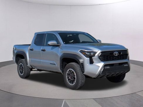 Used 2025 Toyota Tacoma TRD Off-Road AWD/4WD image 9