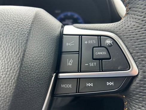 Used 2026 Toyota Sienna XLE Woodland Edition AWD/4WD image 27
