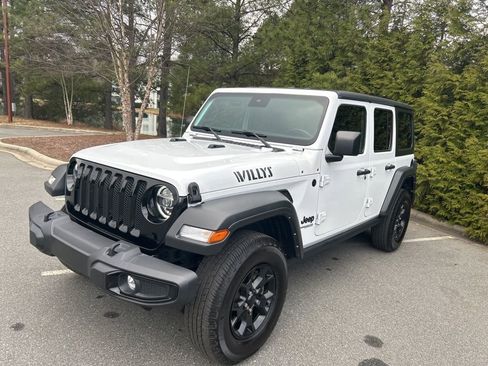 Used 2022 Jeep Wrangler Unlimited Willys image 2