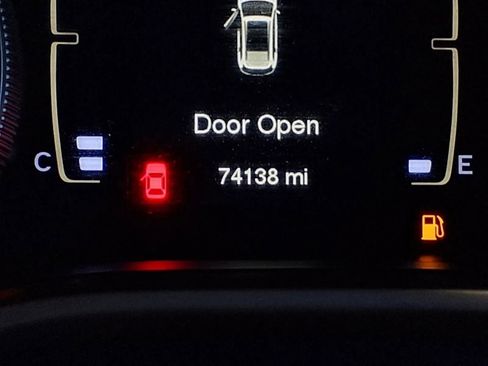 Used 2017 Jeep Cherokee Sport FWD image 26
