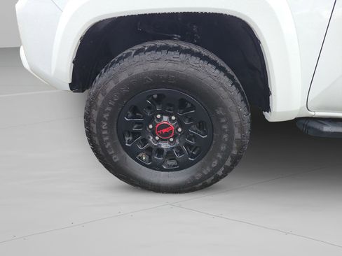 Used 2022 Toyota Tacoma TRD Sport image 34