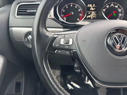 Used 2017 Volkswagen Jetta Sport image 13