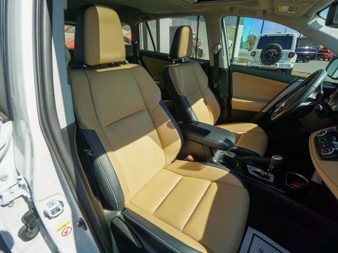 Used 2017 Toyota RAV4 Limited image 27