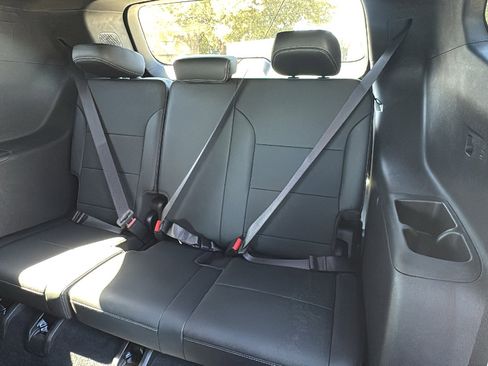 Used 2025 Buick Enclave Preferred w/ Super Cruise Package image 15