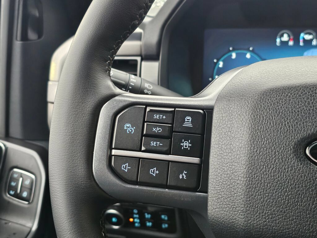 Certified 2025 Ford F150 Lariat AWD/4WD image 24