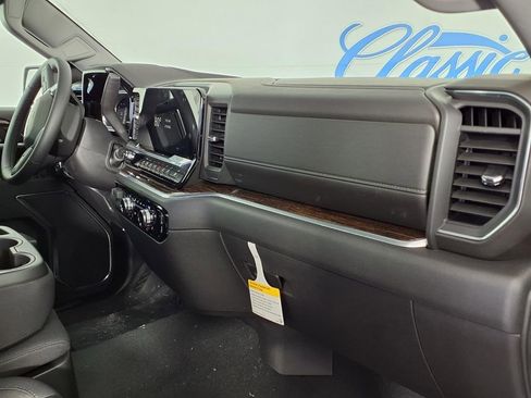 New 2026 GMC Sierra 1500 SLE w/ X31 Off-Road Package AWD/4WD image 15