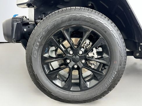 Used 2023 Jeep Wrangler Unlimited Sahara w/ Cold Weather Group AWD/4WD image 11