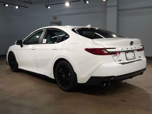New 2026 Toyota Camry SE FWD image 5
