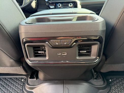 Used 2024 GMC Sierra 2500 AT4 w/ AT4 Premium Plus Package AWD/4WD image 18