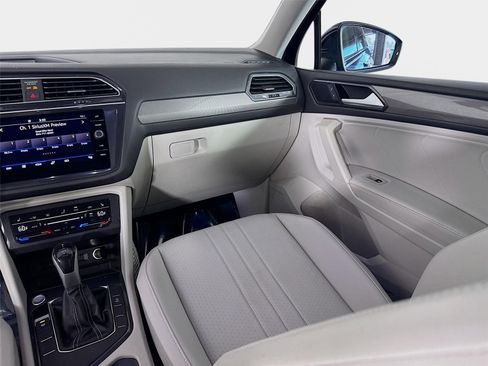 Used 2023 Volkswagen Tiguan SE FWD image 24