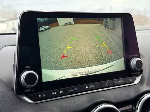 Used 2025 Nissan Sentra SV image 7