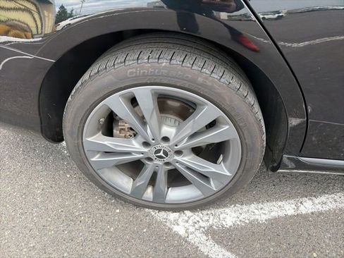 Used 2018 Mercedes-Benz C 300 4MATIC Sedan image 15