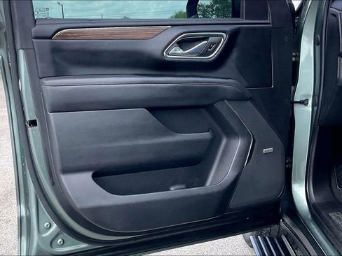 Used 2023 Chevrolet Tahoe High Country w/ Premium Package 2 AWD/4WD image 17