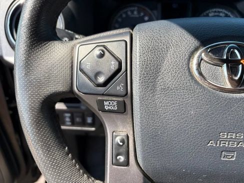 Used 2019 Toyota Tacoma TRD Sport AWD/4WD image 21