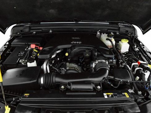 Used 2021 Jeep Gladiator Overland w/ Uconnect 4C Nav & Sound Group image 45