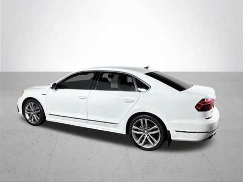 Used 2017 Volkswagen Passat 1.8T R-Line FWD image 8