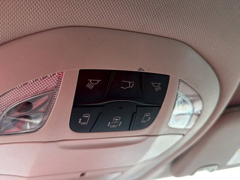 Used 2023 Chrysler Voyager LX FWD image 23