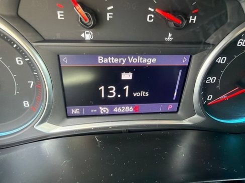 Used 2021 Chevrolet Traverse LT FWD image 20