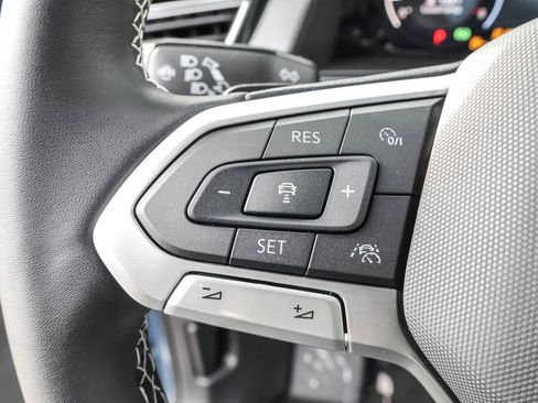 New 2026 Volkswagen Atlas Cross Sport SE image 26