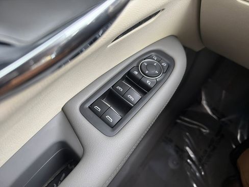 Used 2021 Cadillac XT6 Premium Luxury FWD image 12