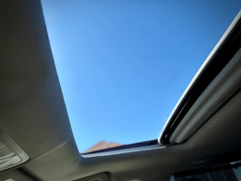 Used 2019 Toyota Highlander XLE FWD image 63