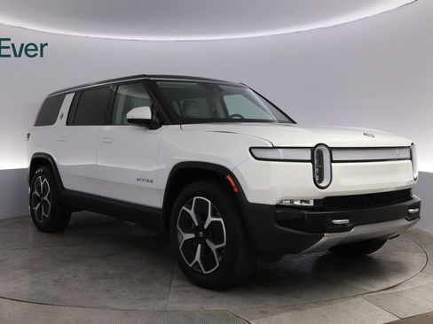 Used 2024 Rivian R1S Adventure AWD/4WD image 13