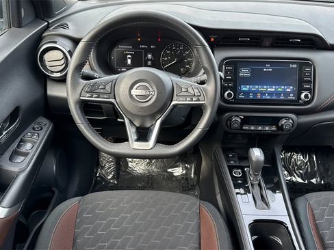 Used 2024 Nissan Kicks SR image 13