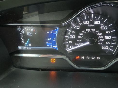Used 2014 Lincoln MKS AWD w/ Equipment Group 101A image 22