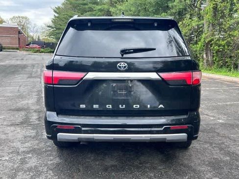 Used 2023 Toyota Sequoia Limited w/ Tow Technology Package AWD/4WD image 5