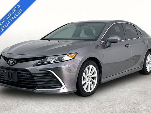 Used 2021 Toyota Camry LE FWD image 10