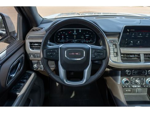 Used 2023 GMC Yukon XL SLT image 21