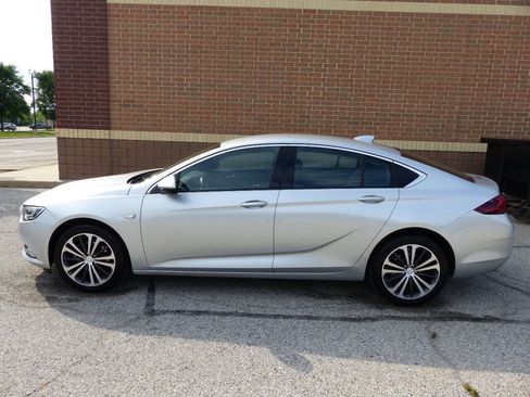 Used 2019 Buick Regal Preferred w/ Driver Confidence Package I FWD image 5